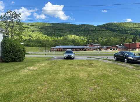 670 W Cumberland Road, BLUEFIELD, WV 24701