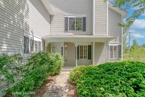 283 Sandhurst Lane, South Elgin, IL 60177