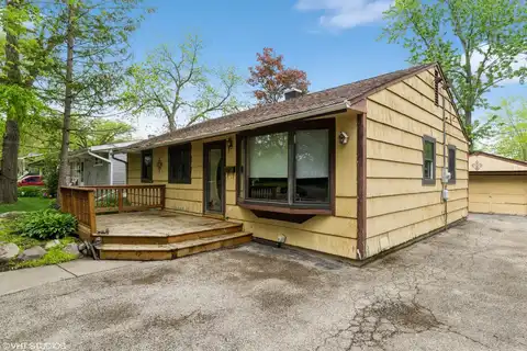 412 Midway Drive, Mundelein, IL 60060