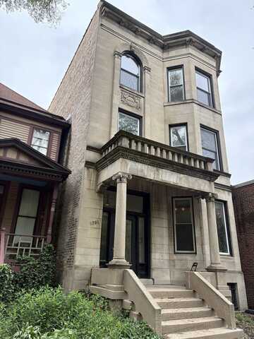 5704 S Kenwood Avenue, Chicago, IL 60637