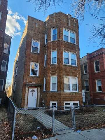 7450 N Artesian Avenue, Chicago, IL 60645