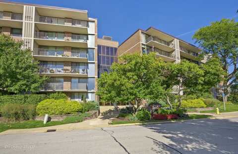 2 S Atrium Way, Elmhurst, IL 60126
