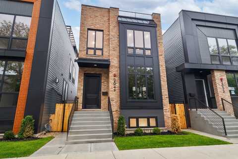 2049 W Race Avenue, Chicago, IL 60612