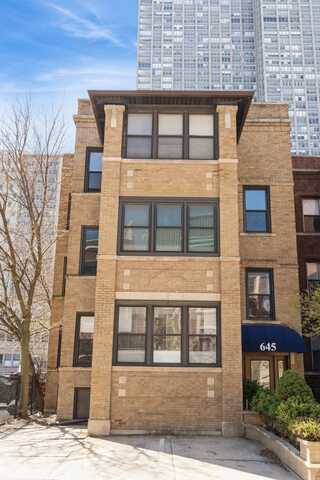 645 W Bittersweet Place, Chicago, IL 60613