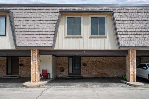 12 Cour Caravelle, Palos Hills, IL 60465