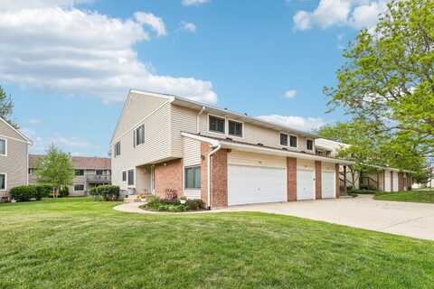 992 Hidden Lake Drive, Buffalo Grove, IL 60089