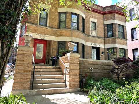 5484 S Hyde Park Boulevard, Chicago, IL 60615