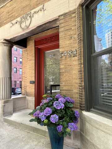 5484 S Hyde Park Boulevard, Chicago, IL 60615