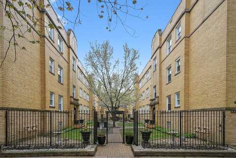 1338.5 W Estes Avenue, Chicago, IL 60626