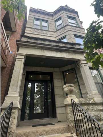 925 N mozart Street, Chicago, IL 60622