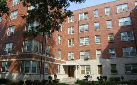 2610 W Berwyn Avenue, Chicago, IL 60625