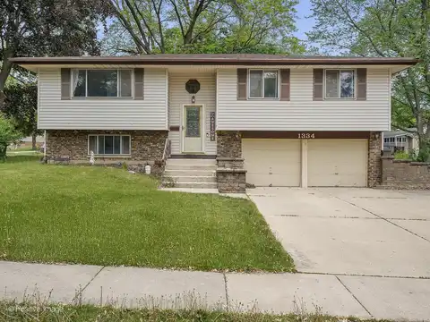 1334 Somerset Lane, Schaumburg, IL 60193