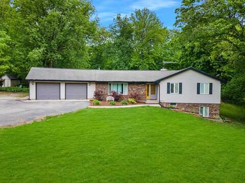114 Gregory Lane, Lexington, IL 61753