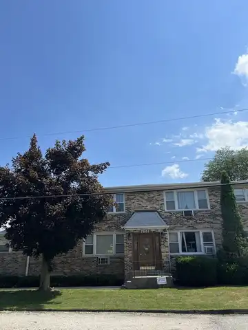 7601 Banks Street, Justice, IL 60458