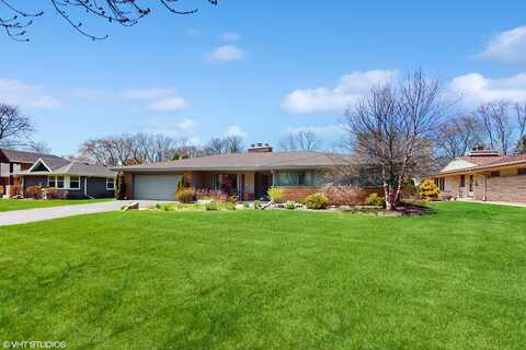 7421 N Crossway Road, Fox Point, WI 53217