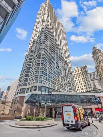 405 N WABASH Avenue, Chicago, IL 60611