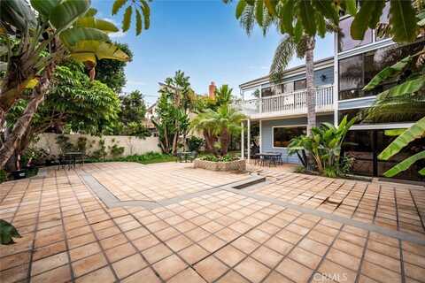 16282 Mandalay Circle, Huntington Beach, CA 92649