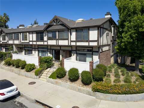 20737 Roscoe Boulevard, Winnetka, CA 91306
