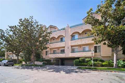 10659 Bloomfield Street, Toluca Lake, CA 91602