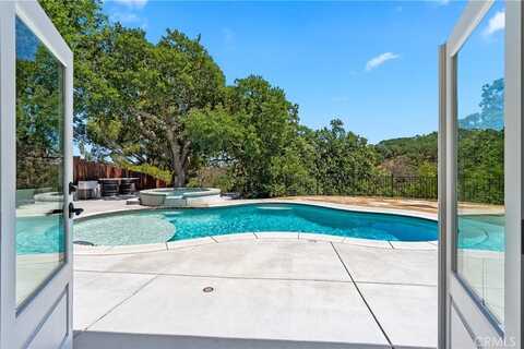 9900 Carmelita Avenue, Atascadero, CA 93422