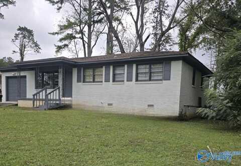 2715 Hilltop Terrace NW, Huntsville, AL 35810