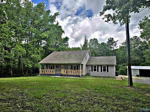 118 Saint Drive, Laceys Spring, AL 35754