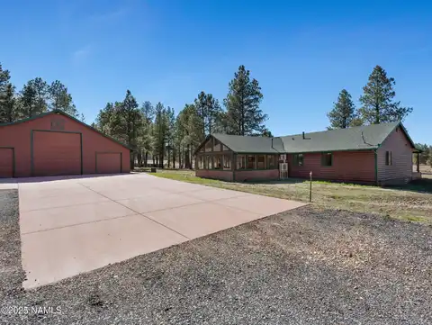 6956 N Sanderson Pass Road, Parks, AZ 86018