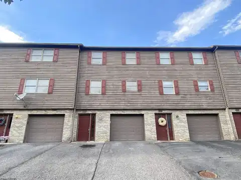 208 Stonegate Circle, Morgantown, WV 26505