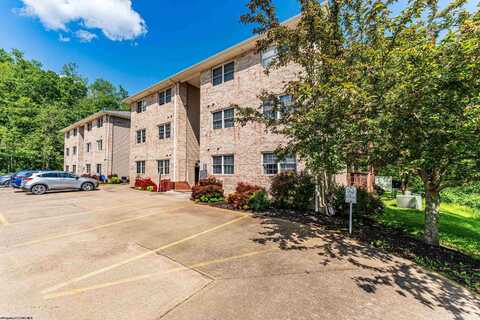 233 Creekside Drive, Morgantown, WV 26508