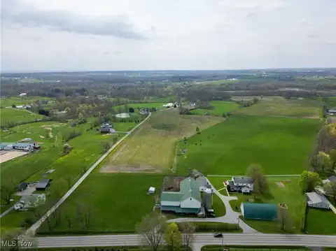 16321 Burton Windsor Road, Middlefield, OH 44062