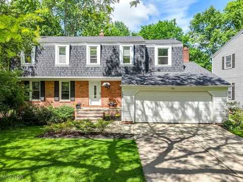139 Elm Court, Chagrin Falls, OH 44022