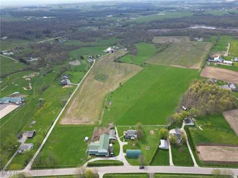 16231 Burton Windsor Road, Middlefield, OH 44062