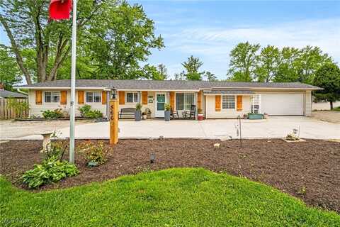 566 Sherwood Drive, Aurora, OH 44202
