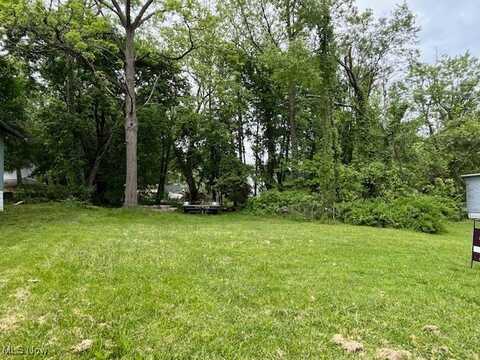 935 Baird Street, Akron, OH 44306