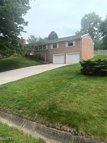3262 Bahama Avenue NW, Massillon, OH 44646