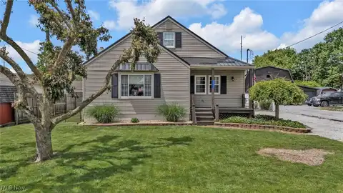 9237 Oak Avenue SE, East Sparta, OH 44626