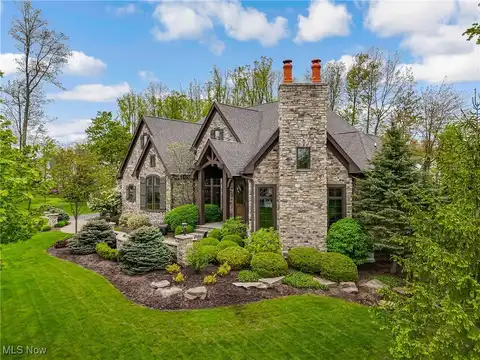 8145 Silica Ridge, Chagrin Falls, OH 44023