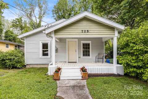 725 1st Avenue West, Hendersonville, NC 28739