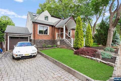 10 Hamilton Avenue, Dumont, NJ 07628