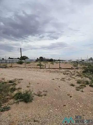 5704 & 5706 Southfork Road, Carlsbad, NM 88220