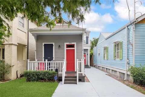 3711 IBERVILLE Street, New Orleans, LA 70119