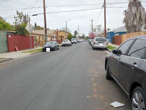 Clovis, LOS ANGELES, CA 90002