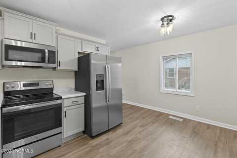 Kitt, JACKSONVILLE, NC 28540