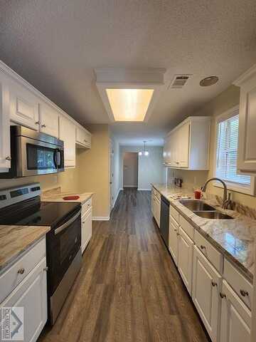 Chardonay, ATHENS, GA 30601