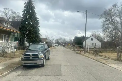 Newbern, HAMTRAMCK, MI 48212