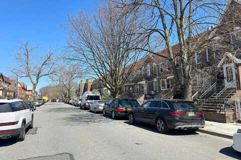 29Th, BROOKLYN, NY 11229