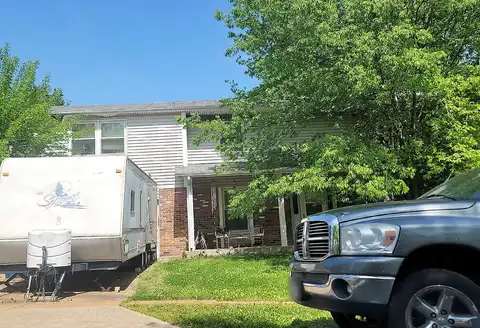 Braeshire, BALLWIN, MO 63021