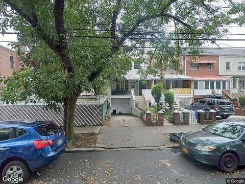 100Th, EAST ELMHURST, NY 11369