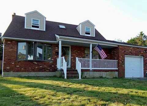 Heathcote Rd, Lindenhurst, NY 11757
