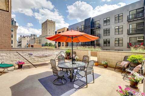 1St, MINNEAPOLIS, MN 55401